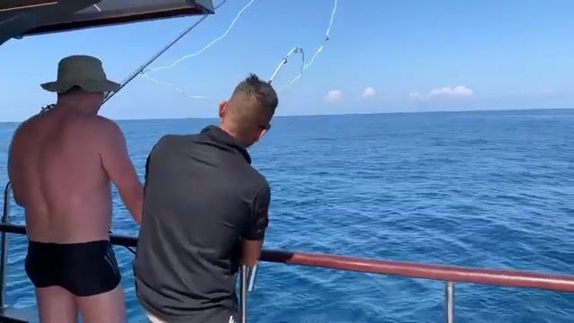 Спиннинг и рыба на лодке у Патонга