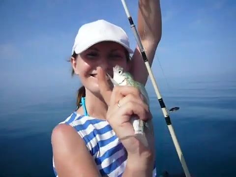 Самодур с лодки в Абхазии