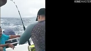 Лодка и улов на берегу Праслина