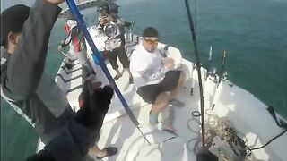 После выхода из Абу-Даби длинную рыбу уже взяли в руки