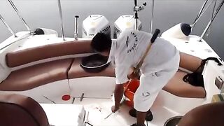 У RAK Marine в Рас-эль-Хайме рыбу кладут на палубу