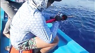 Под Фанрангом на джиге держат тяжёлого амберджека