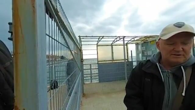 «Даже если ты местный - без ключа мимо»: лазаревские рыбаки о своём пирсе