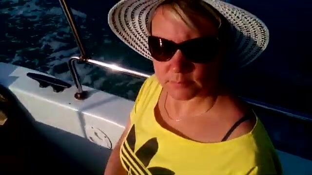 Не дельфин, а рыба - ставрида на пустой крючок близ Лазаревского