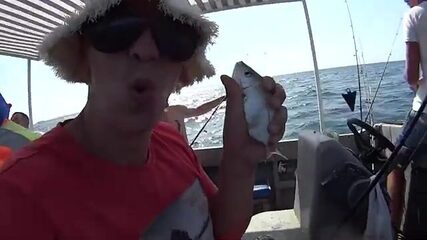 Кефаль подошла к пляжу в Витязево - но взяла только на голый крючок
