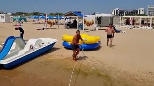Витязево: час на катамаране до затонувшего корабля, где под водой видна пушка
