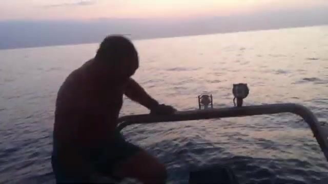 Синий тунец у берегов Алжира бьётся до последнего рывка