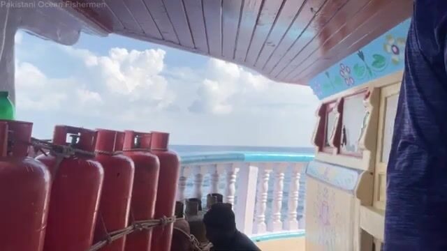 Аравийское море, шторм на полпути - идём вслепую к точке лова