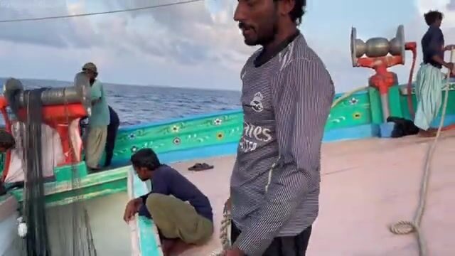 Аравийское море, шторм на полпути - идём вслепую к точке лова