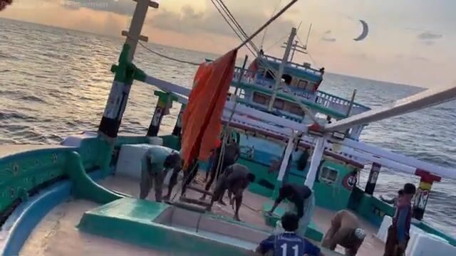 Аравийское море, шторм на полпути - идём вслепую к точке лова