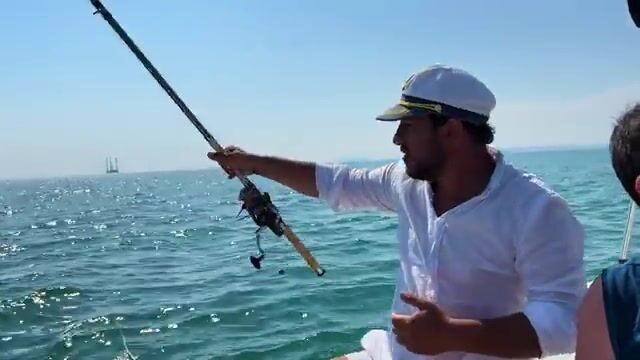 Вышли в лодке на Каспийское море, а через час рыба уже шкворчала на сковородке