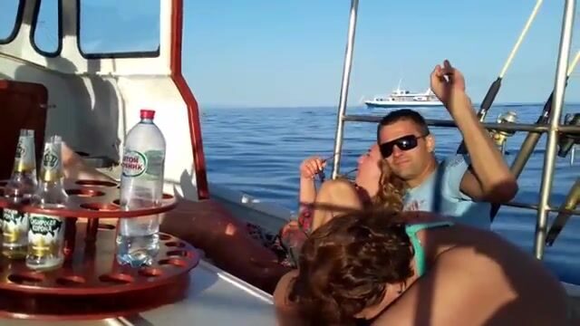 Почему лодка ушла с первой точки в Алуште?