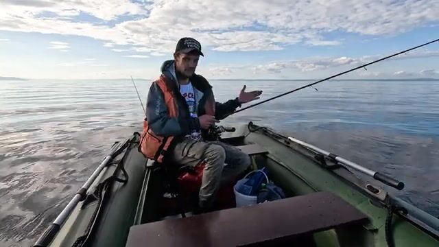 Ветер над Байкалом, мормышка в руках и хариус у дальней бровки