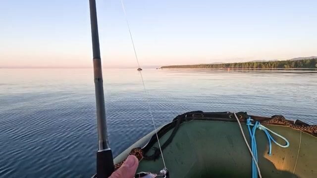 Ветер над Байкалом, мормышка в руках и хариус у дальней бровки