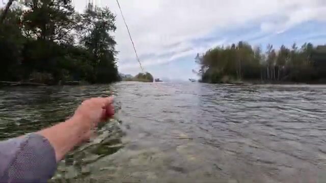 Ветер над Байкалом, мормышка в руках и хариус у дальней бровки