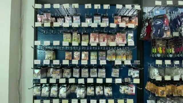 Магазин Tri-Fishing у аэропорта Бангкока (Таиланд): катушки, лидеры, воблеры