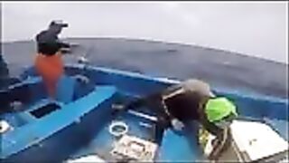 Ищи плавающий мусор - так берут дорадо у Баяибе