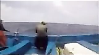 Ищи плавающий мусор - так берут дорадо у Баяибе