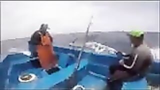Ищи плавающий мусор - так берут дорадо у Баяибе