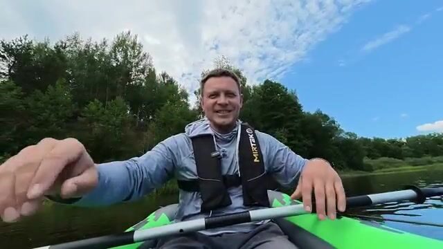 Сплавляюсь на каяке по Берёзине и облавливаю завалы вертушкой