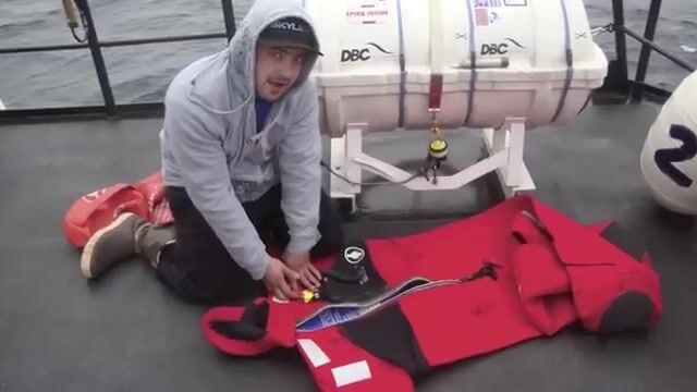 «Держись за леер»: треска Берингова моря на палубе не даёт передышки