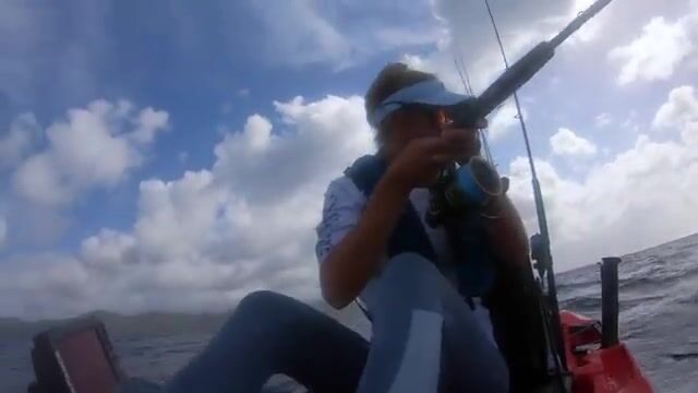 «Держи за лодыжки»: макрель и кингфиш с каяка у Британских Виргинских островов