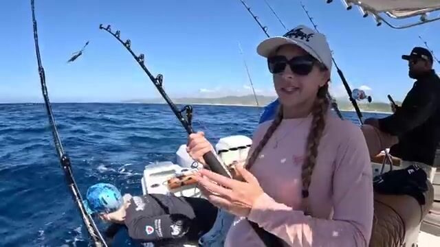 Три вида на крючке за один выход: петух, дорадо и марлин в водах Кабо-Сан-Лукаса