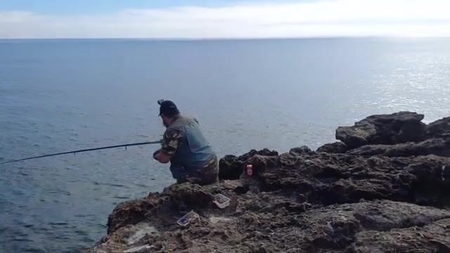 Как ловить с камней Кашкайша, если волна не даёт стоять