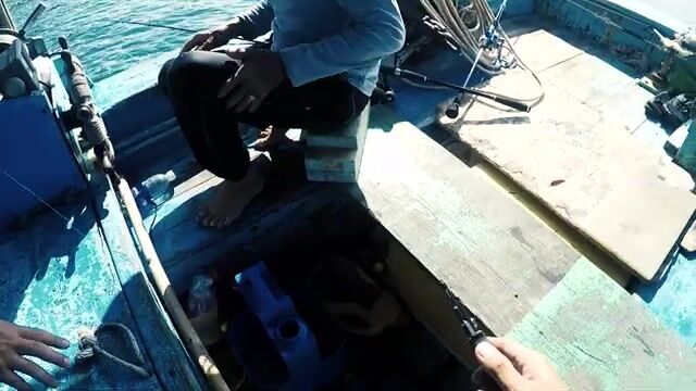 Возвращаюсь к рифам Кондао и веду джиг против течения