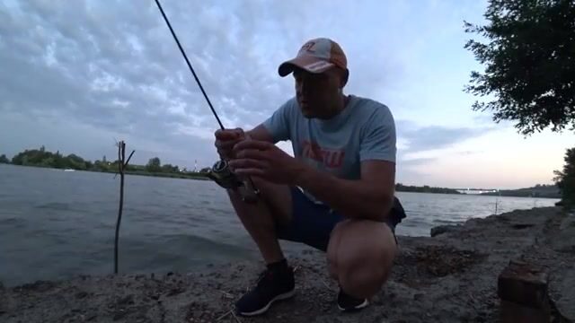 Четыре вида рыбы за час на пирсе Дивноморского