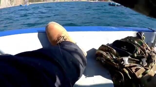 Выхожу в Балаклавскую бухту искать кефаль на отвесную блесну