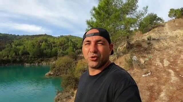 Тихое водохранилище под Фамагустой: карп и утренний штиль