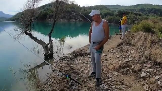 Тихое водохранилище под Фамагустой: карп и утренний штиль