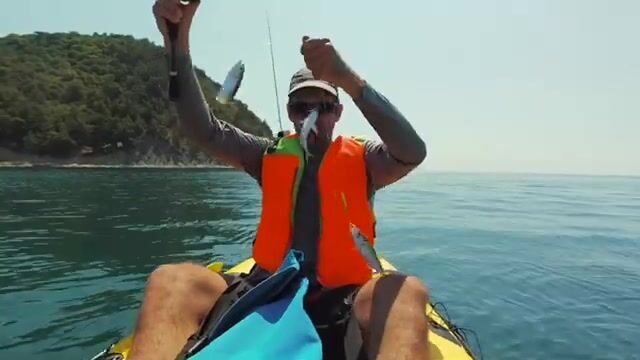 Три заброса дорожки с каяка у Джанхота, три ставридки, и всех укачало