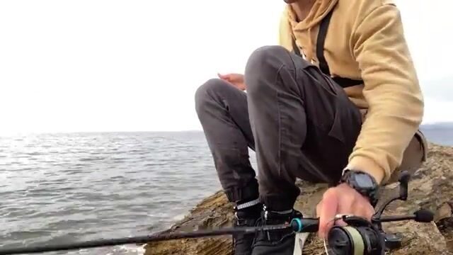 Ищи лаврака у скал Дальяна, пока солнце не встало