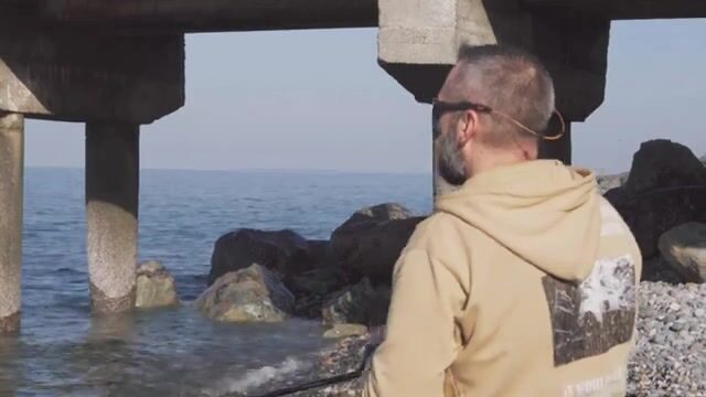 Батуми в декабре: почему сибас держится у самого мола?