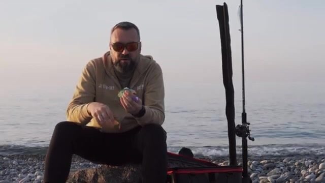 Батуми в декабре: почему сибас держится у самого мола?