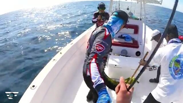 «Тунец под сорок кило»: третий выход в море у Дубая закрывает счёт
