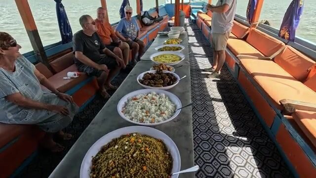Дамы против джентльменов: кто вытащил больше у берегов Гамбии