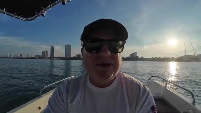 Ищу рыбу в одиночку по Сиамскому заливу, пока не испортилась погода