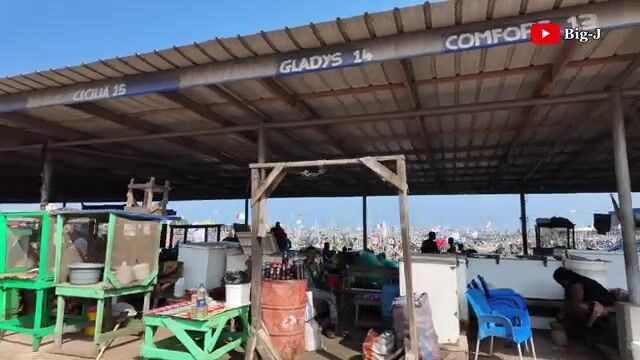 Гана: рассвет над лодками в порту Тема