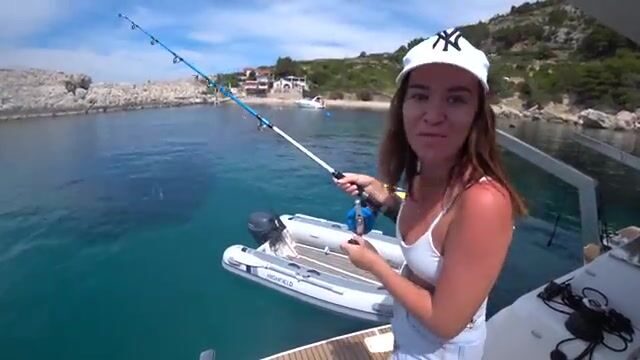 Чёрное ризотто в ресторане и рыба на блесну прямо с борта у Хвара