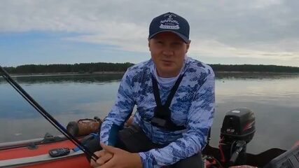 Иртыш пропускает новую блесну, но берёт старую поролонку у песчаной косы