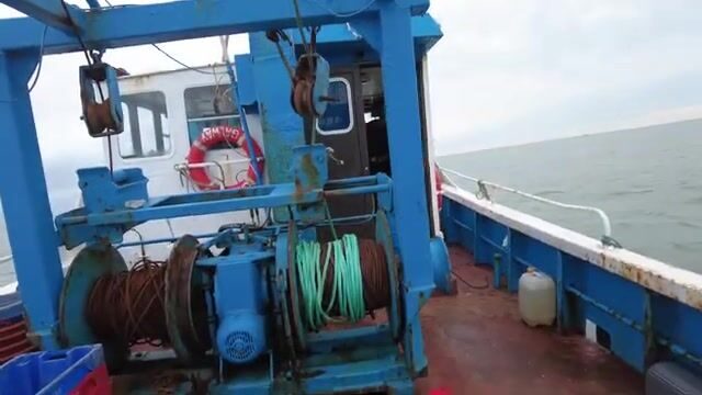 Тридцать пять минут буксировки в Ирландском море решают улов бритвы