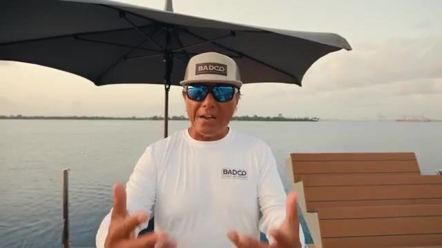 Тысяча буёв у Абиджана скрывают кое-что покрупнее ваху (Кот-д'Ивуар)