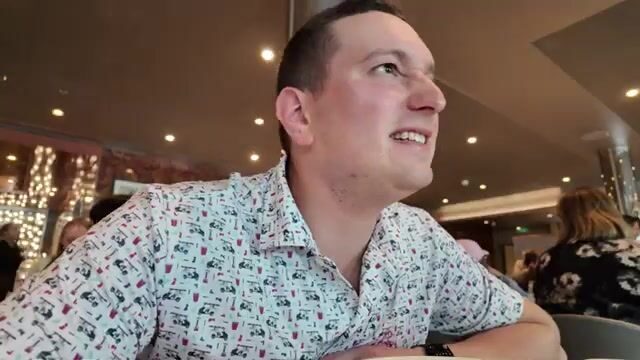 Круизный лайнер ждёт у причала, а королевский лосось - на глубине Кетчикана