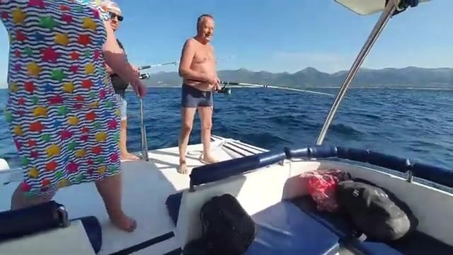 Кабардинка в сентябрьский шторм: ставрида идёт косяком