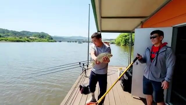 Ночь на плоту посреди водохранилища Йедан (Корея)