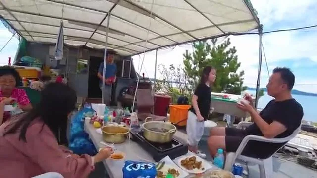 На маленьком острове у Кореи клюёт только ночью