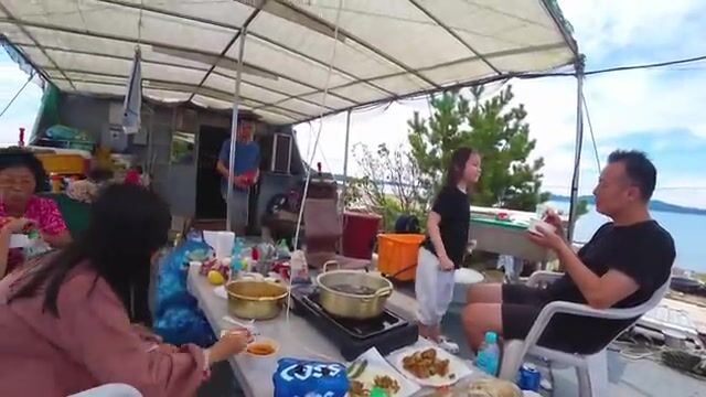 На маленьком острове у Кореи клюёт только ночью